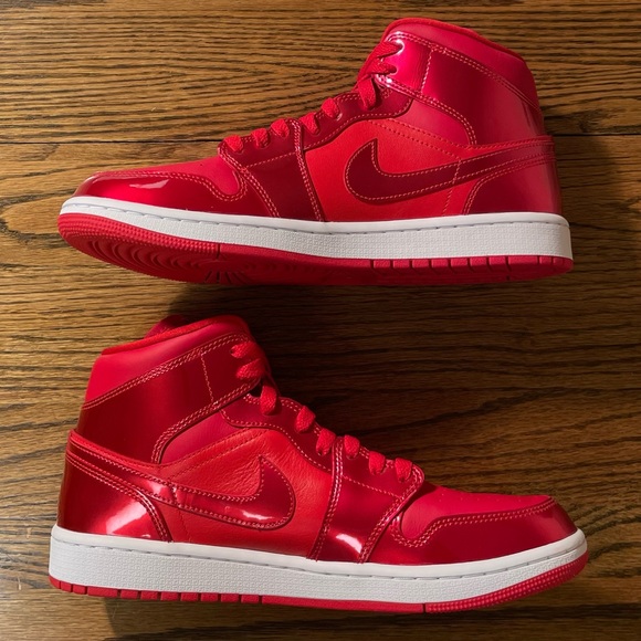 Air Jordan 1 Mid SE University Red Pomegranate Men’s Size 9, 10, 10.5 NWB Rare - Picture 3 of 7